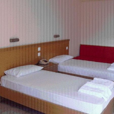 Hotel Aphroditi 아기아 파라스케비 외부 사진
