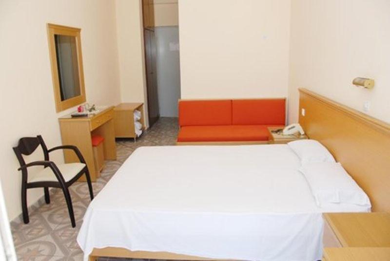 Hotel Aphroditi 아기아 파라스케비 외부 사진